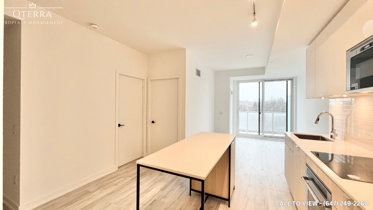 522215 Lakeshore Rd W, Mississauga, Ontario L5H 1G5 Apartments 215