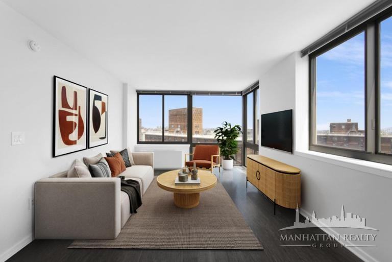 E 92nd St 19B, New York, NY 10128 1 Bedroom Apartment for 3,955/month