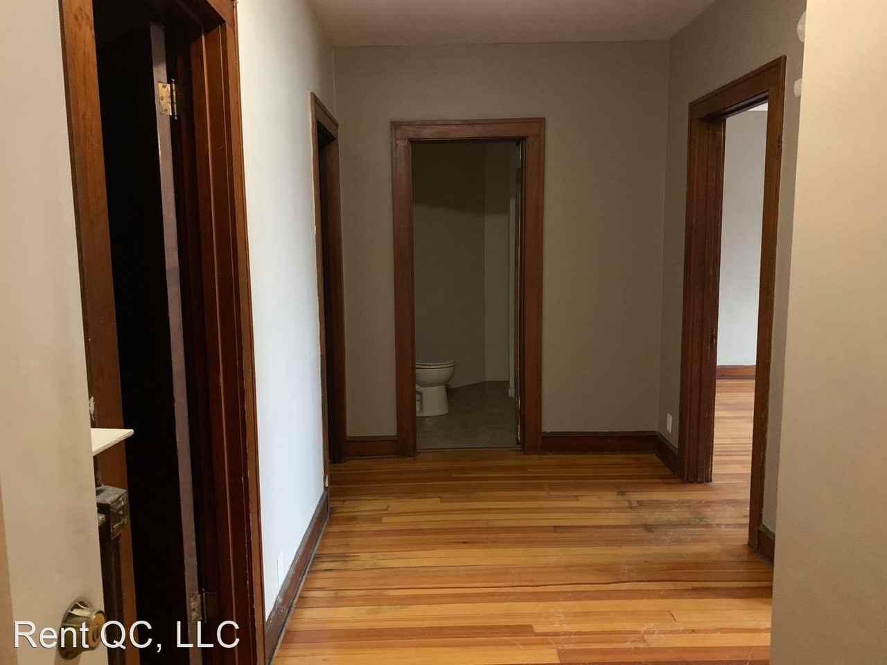 712 / 714 18th Ave Apartments in Villa Park, Moline, IL 61265 Zumper