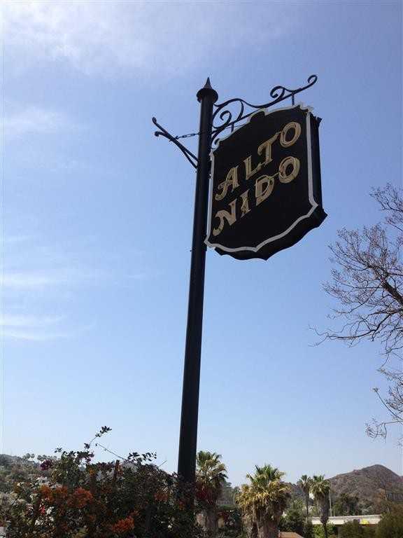 Chateau Alto Nido Apartments 1851 Ivar Ave, Los Angeles, CA 90028