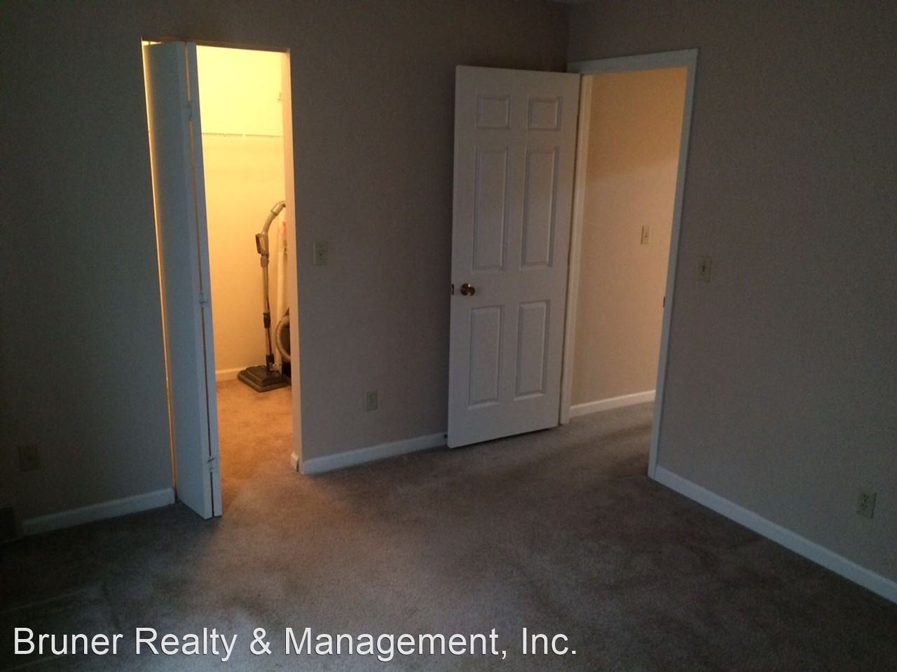 Harbor House Drive & Flagship Drive Apartments in Madison, WI 53719