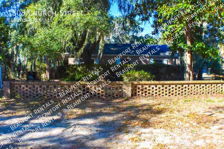 1308 Church St, Beaufort, SC 29902 3 Bedroom House for 1,500/month