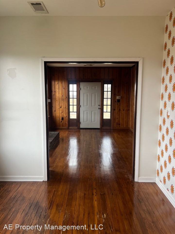 8281 Quito Rd, Millington, TN 38053 Studio for 1,250/month Zumper