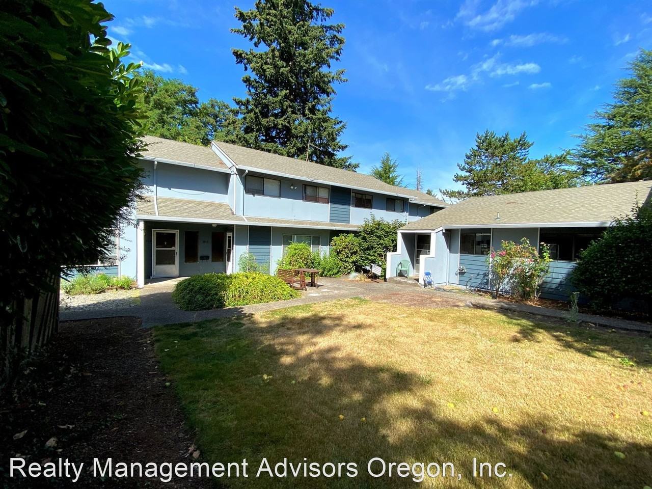 Multnomah Village Townhomes Apartments 2805 2805 2817 SW Troy