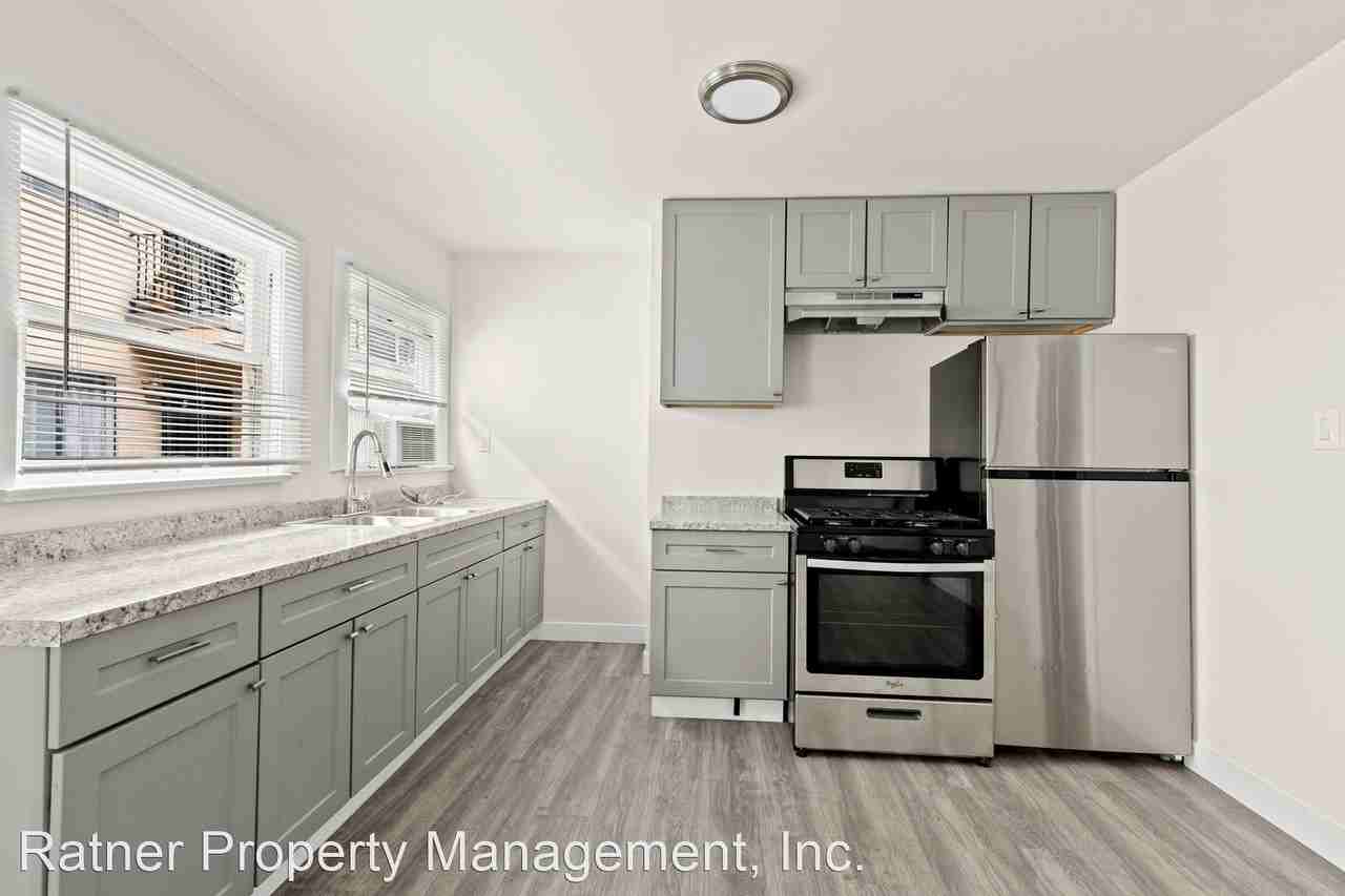 532 S St Louis St 534 3/4 S St Louis Apartments in Boyle Heights, Los