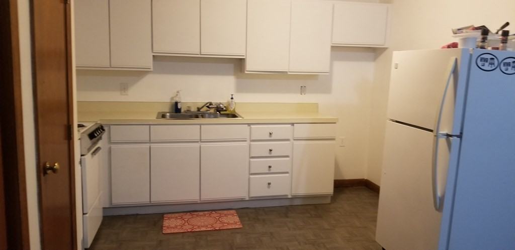 410 Boston Road 2, Billerica, MA 01821 2 Bedroom Apartment for 1,500