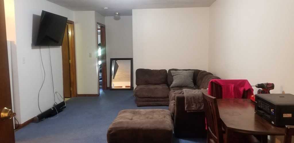 410 Boston Road 2, Billerica, MA 01821 2 Bedroom Apartment for 1,500