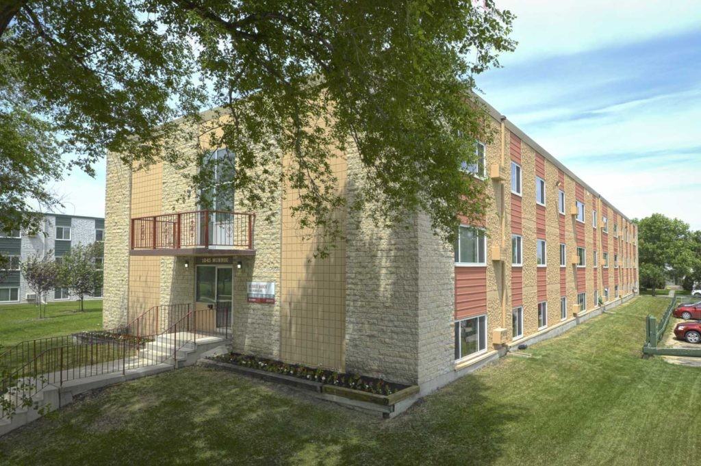 Munroe Manor Apartments 1045 Munroe Ave, Winnipeg, MB R2K 1J7 Zumper