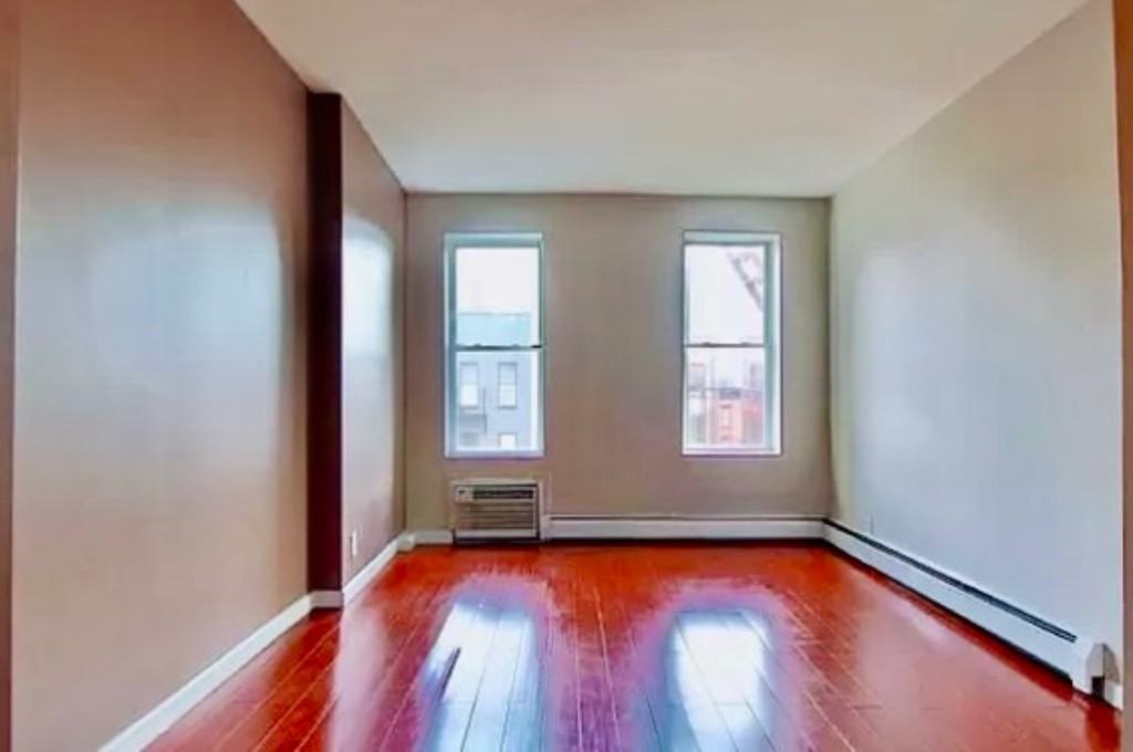 Clinton St 403, New York, NY 10002 Studio Apartment for 2,550/month