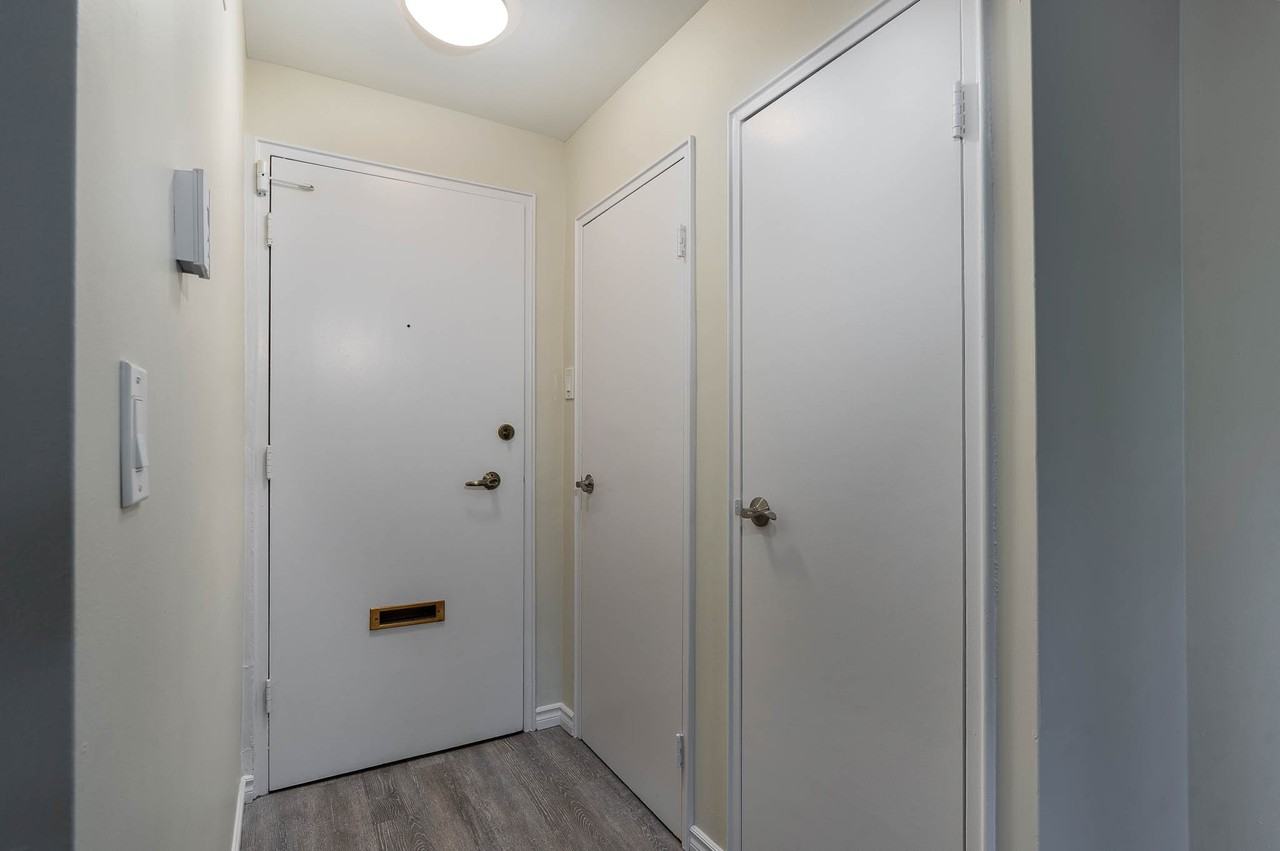 Embassy Towers Apartments 230 Forsyth St N, Sarnia, ON N7T 6E2 Zumper