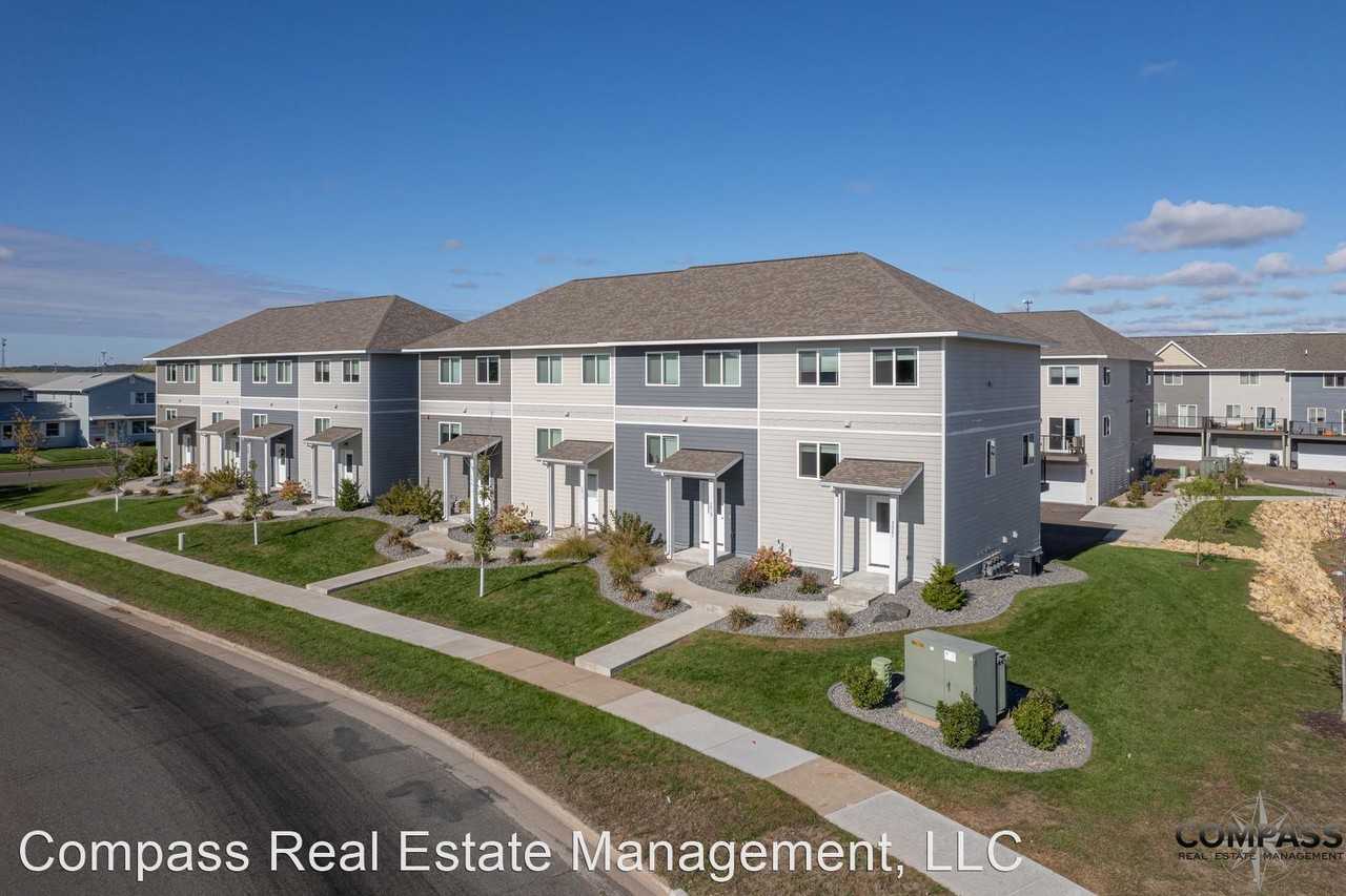 1057 W MacArthur Ave Apartments 1057 W Macarthur Ave, Eau Claire, WI