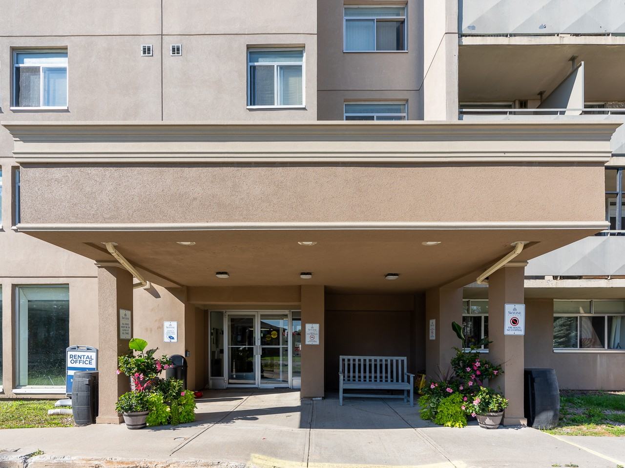 Broadway Apartments 25 Westwood Crt, Kawartha Lakes, ON K9V 5A5 Zumper