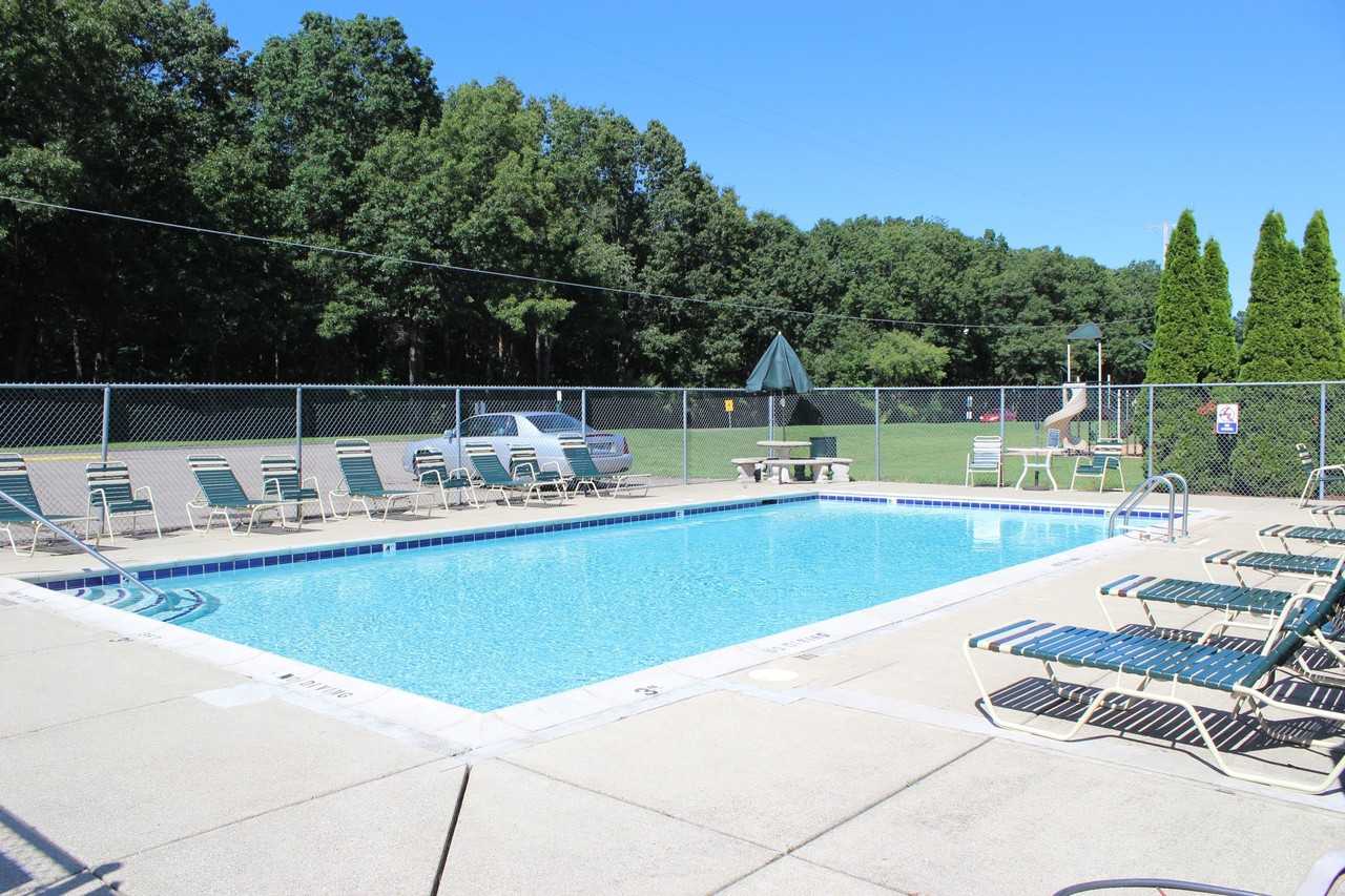 Groveland Manor Homes 13318 Dixie Hwy, Holly, MI 48442 Zumper