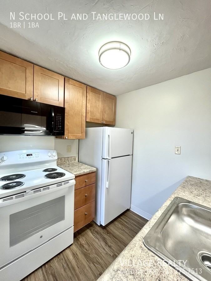 School & Tanglewood Ln, Dallastown, PA 17313 1 Bedroom Apartment for