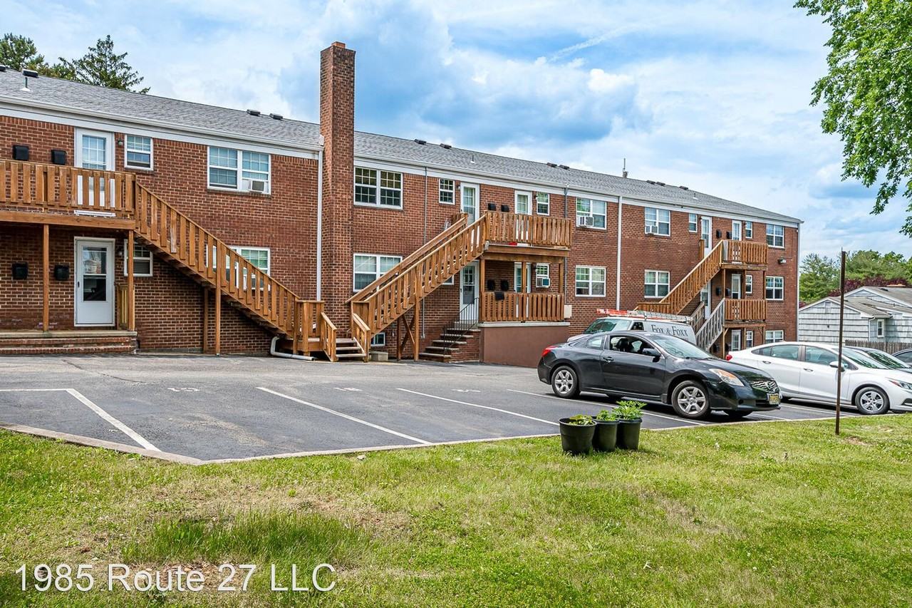 Fox & Foxx POINT II at Edison 11 Peterson Avenue Apartments in Edison