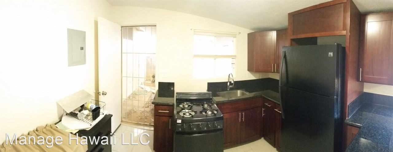 1220 Palolo Apartments in Diamond Head Kapahulu St. Louis, Urban