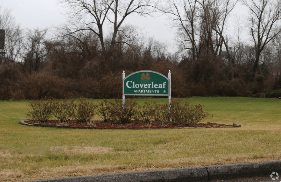 Cloverleaf Apartments 14554 S Us Highway 71, Kansas City, MO 64147