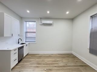 254 Dundurn St S Apartments in Kirkendall North, Hamilton, ON L8P 4K9