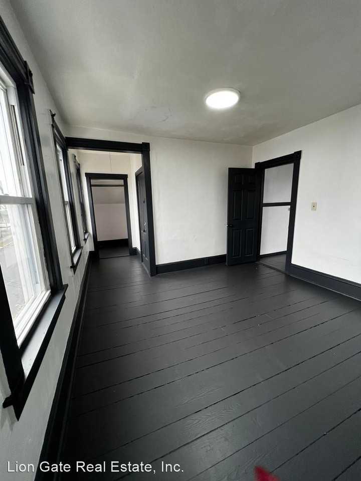 475 Coggeshall St. Apartments 475 Coggeshall St, New Bedford, MA