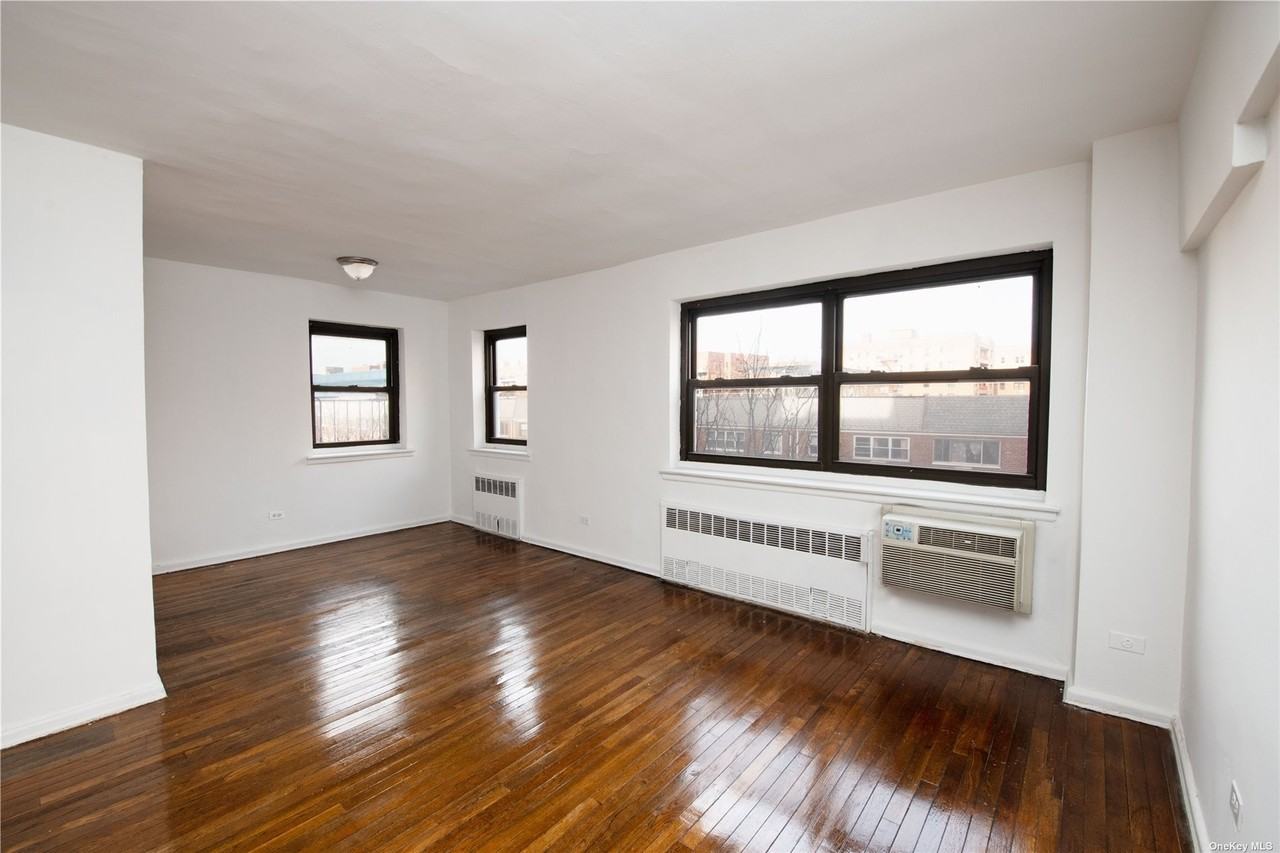 9430 58th Ave, Elmhurst, NY 11373, USA 3 unit Rentals Zumper