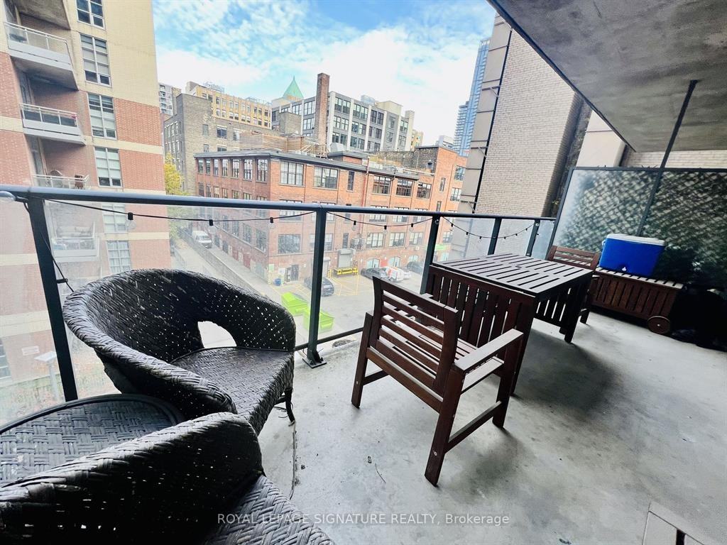 Spadina Ave. & King St W, Toronto, ON M5V 0A8 2 Bedroom Apartment for