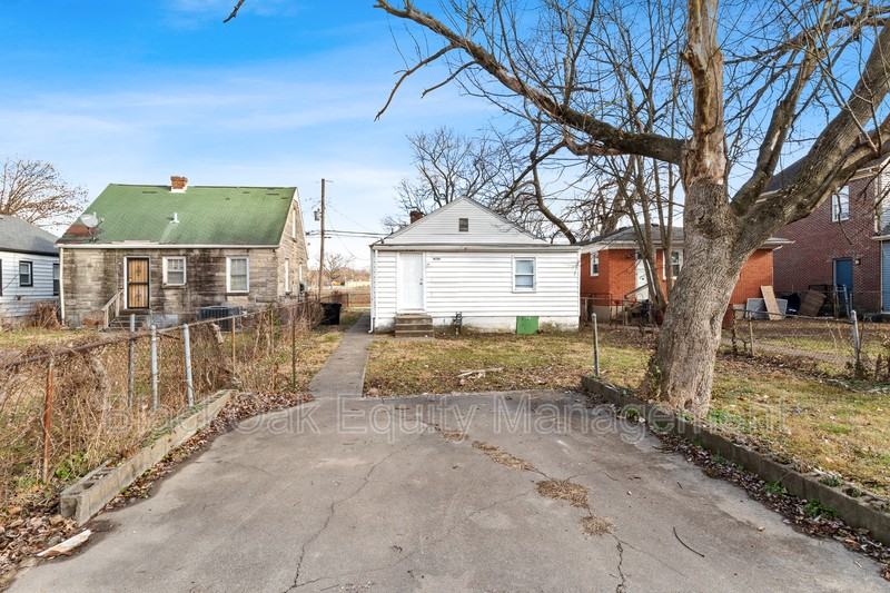 4126 Hazelwood Ave, Louisville, KY 40215 3 Bedroom House for 899/month