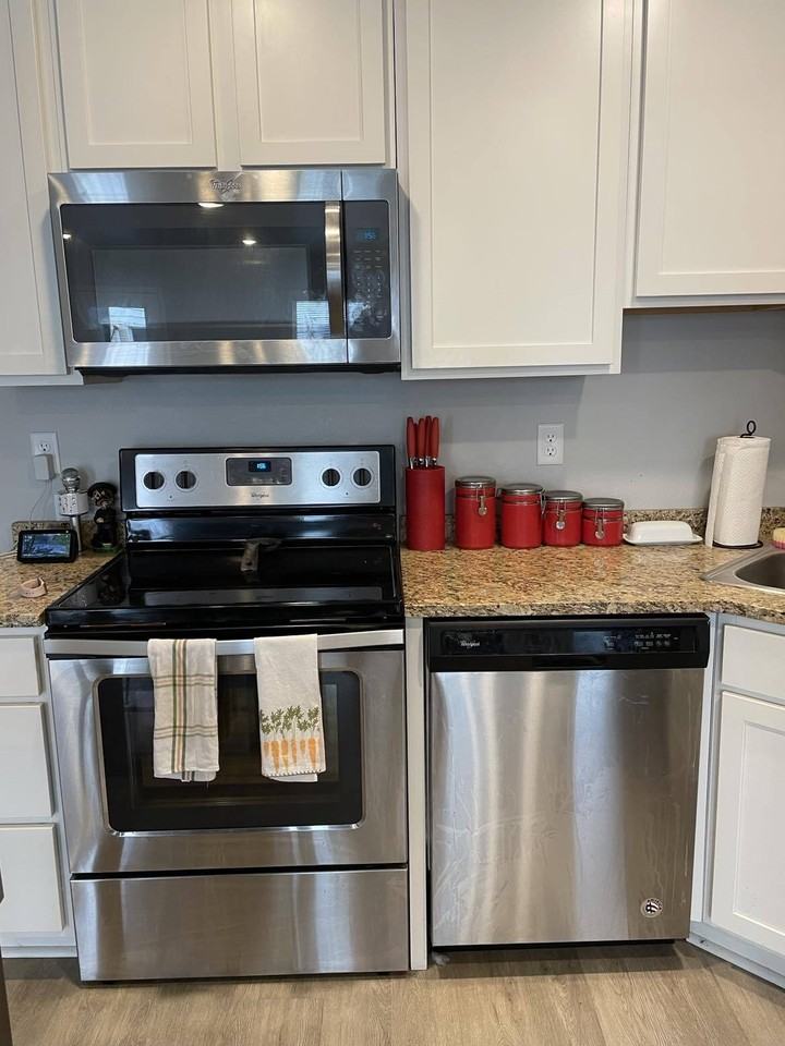 Red Door 802 7th Ave S Moorhead Apartments 802 7th Ave S, Moorhead