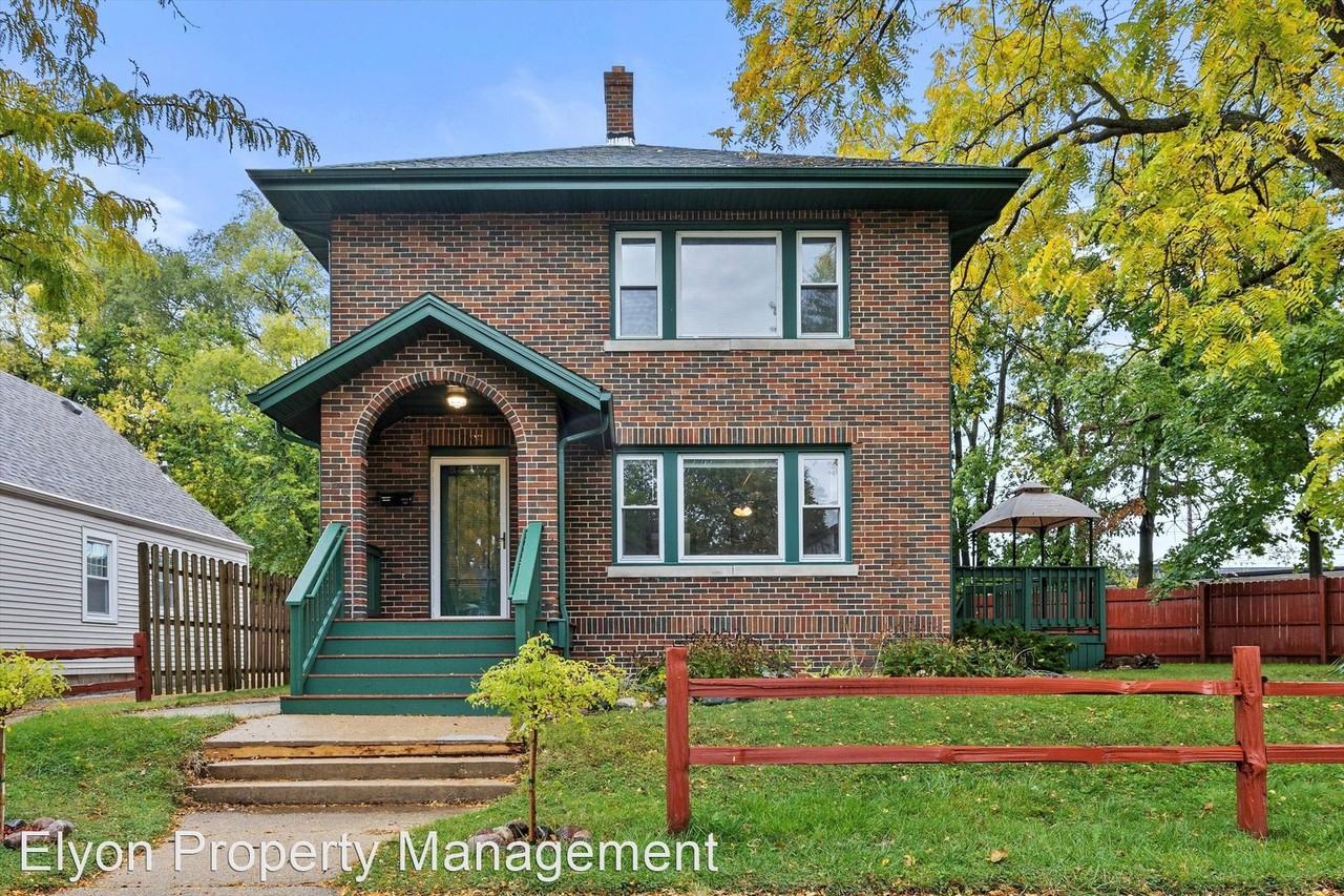 Duplex at 7029 35th Avenue Apartments in Kenosha, WI 53142 Zumper