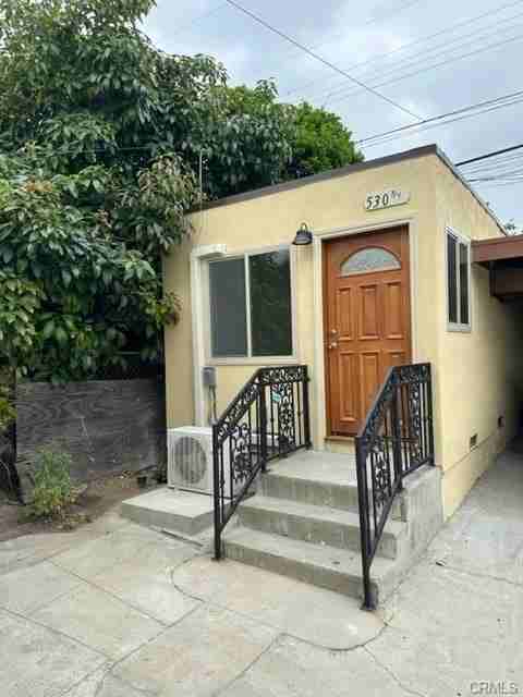 530 Eastmont Ave, East Los Angeles, CA 90022 Studio for 1,500/month