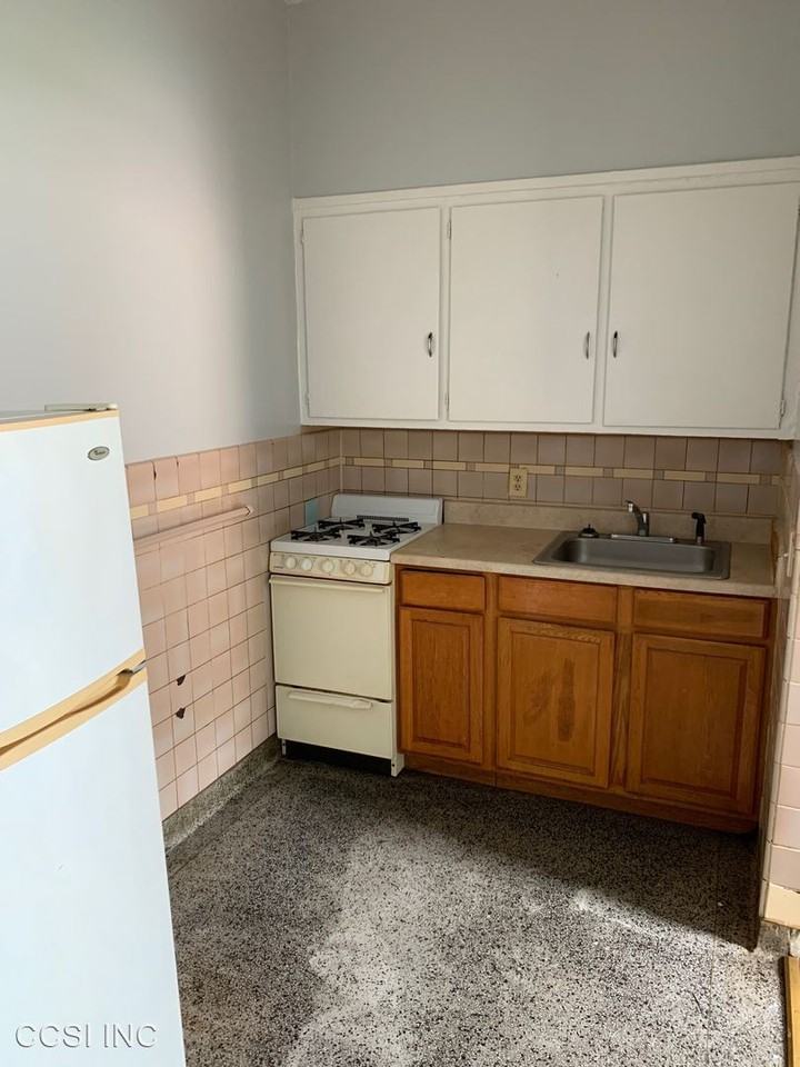 Downtown Davenport Apartment with commercial on the first floor