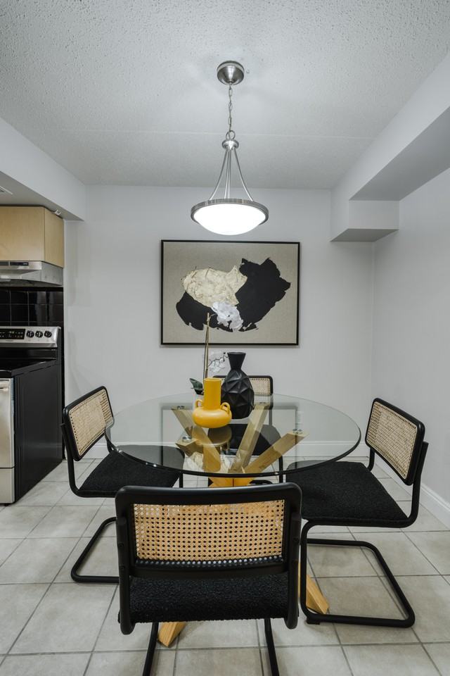 Hargrave Place Apartments 33 Hargrave St, Winnipeg, MB R3C 3T9 Zumper