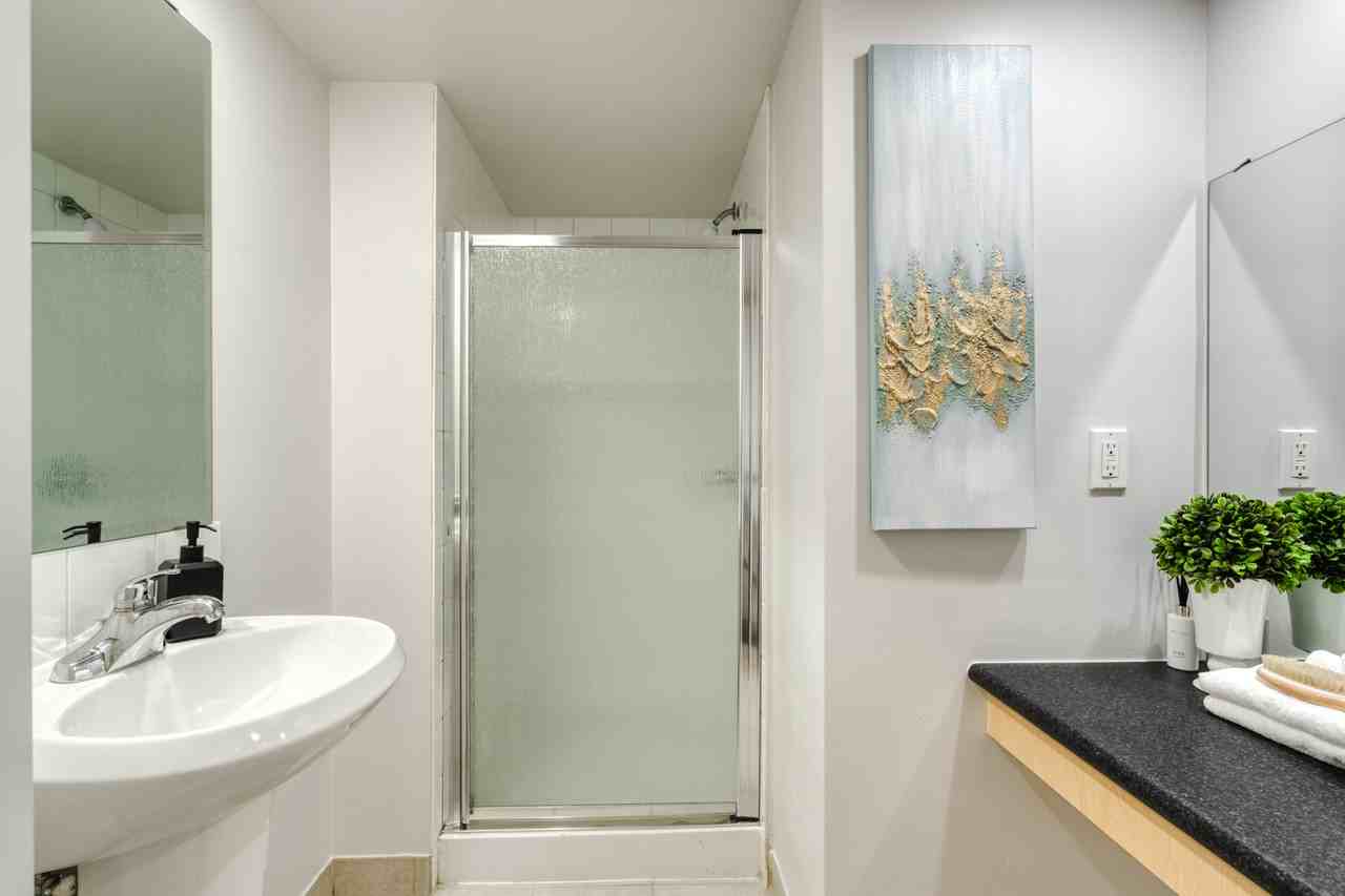 Hargrave Place Apartments 33 Hargrave St, Winnipeg, MB R3C 3T9 Zumper