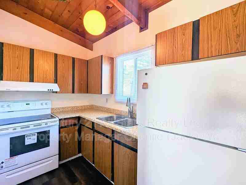 238 Richfield Rd Nw, Edmonton, AB T6K 0K4 2 Bedroom House for 1,200