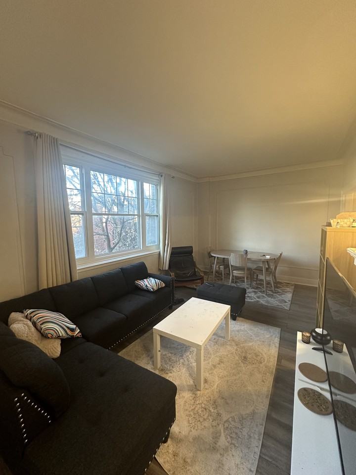 Hampstead Court Apartments 5549 Ch QueenMary, Montréal, QC H3X 1V8