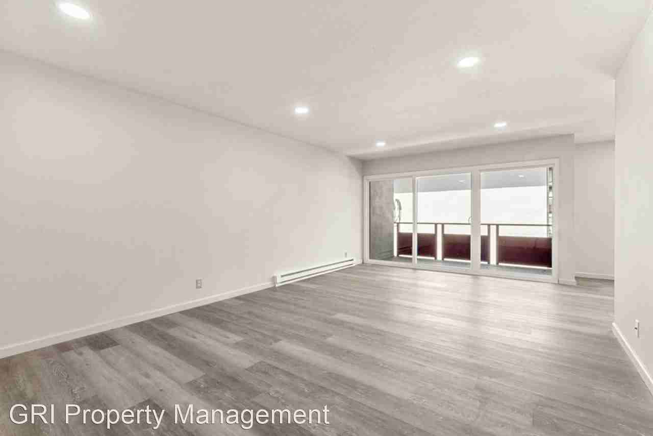 Carlmont Apartments Entire Building Remodeled 1 Month Free, No Pet