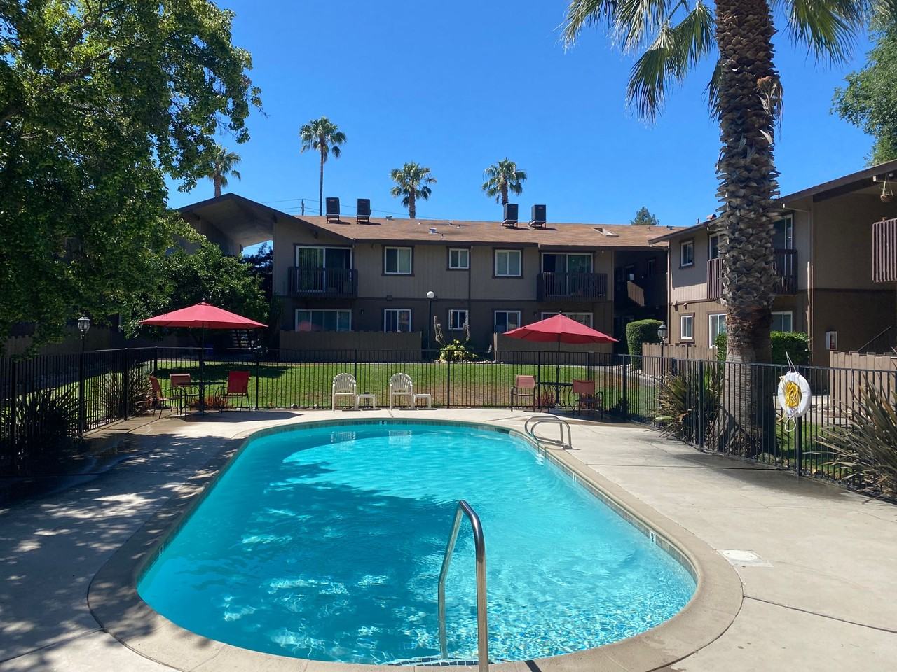 Forest Creek Apartments 8615 Fair Oaks Blvd, Carmichael, CA 95608