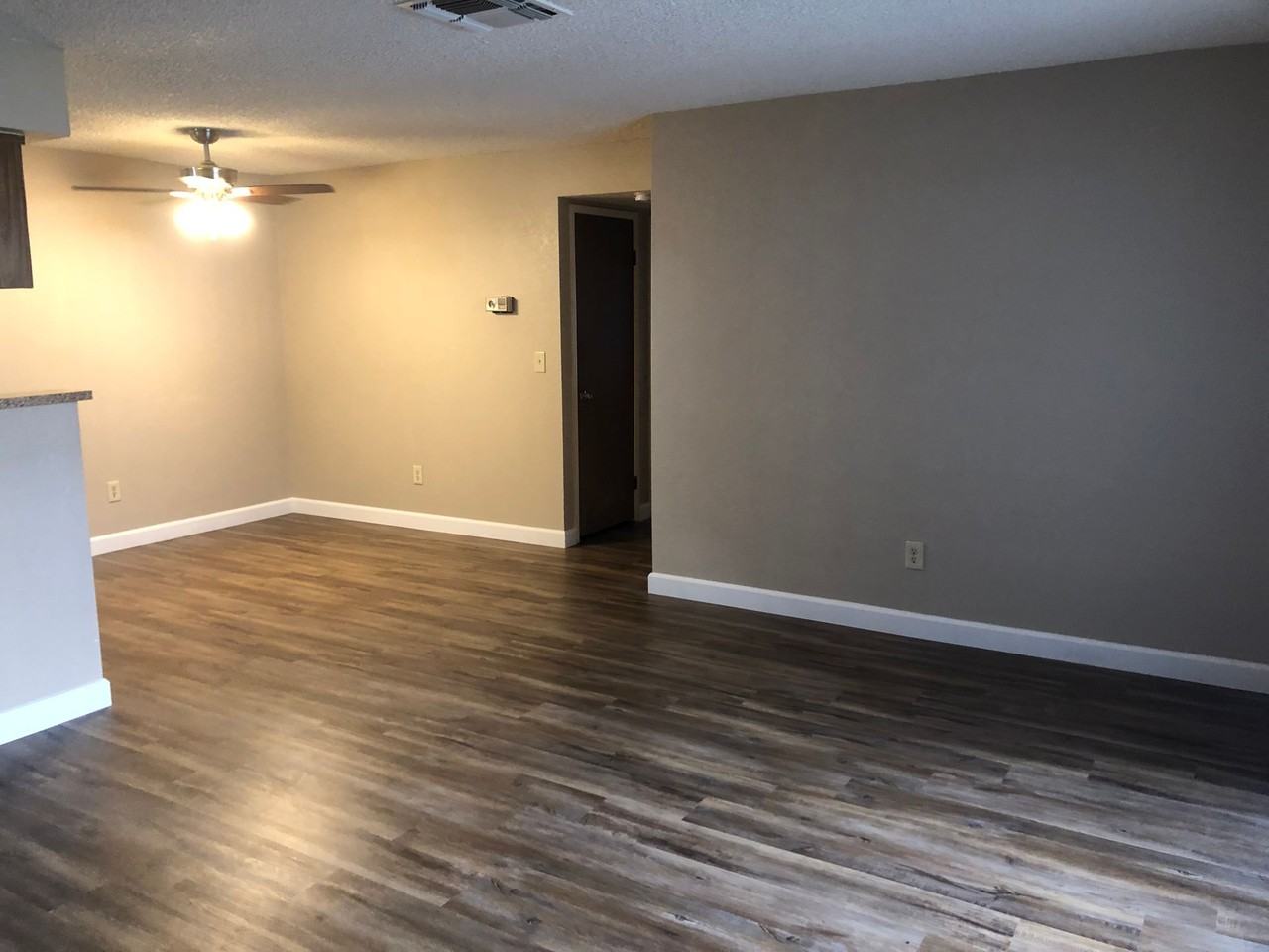 Van Alstine 2 bedroom Apartments 1/2 off 1st month 5920 Van Alstine