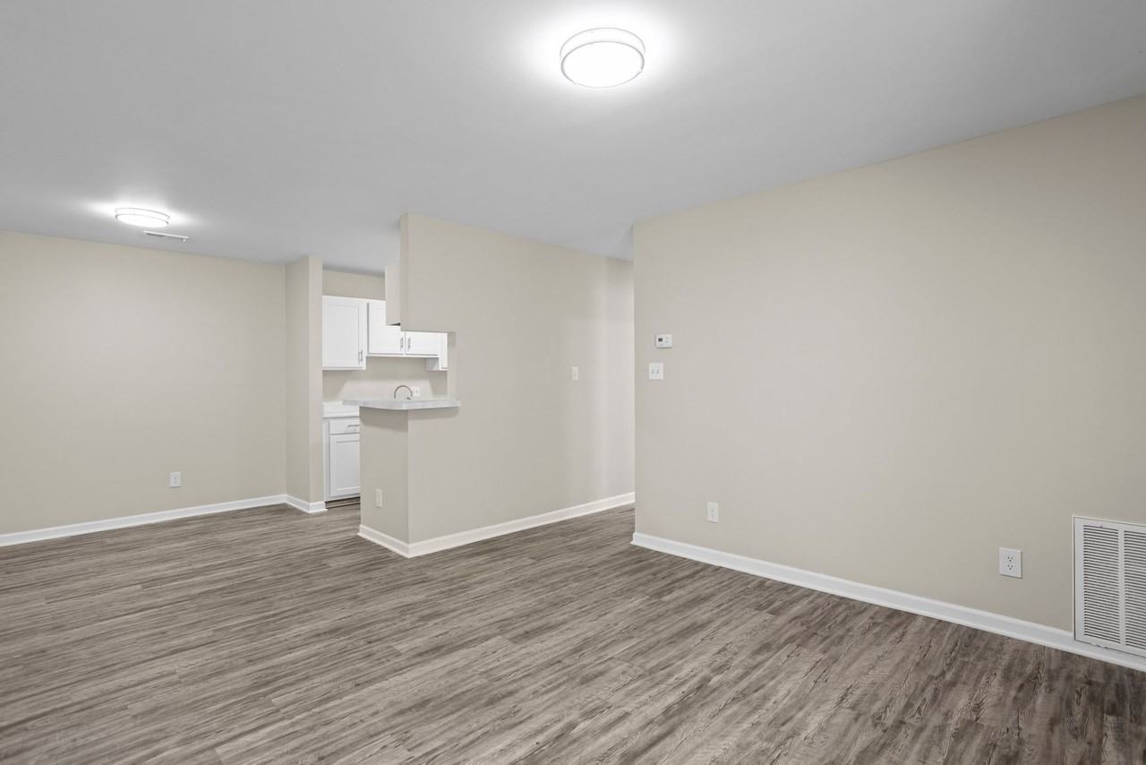 Juniper Ridge I Apartments 2904 W Florida St, Greensboro, NC 27407