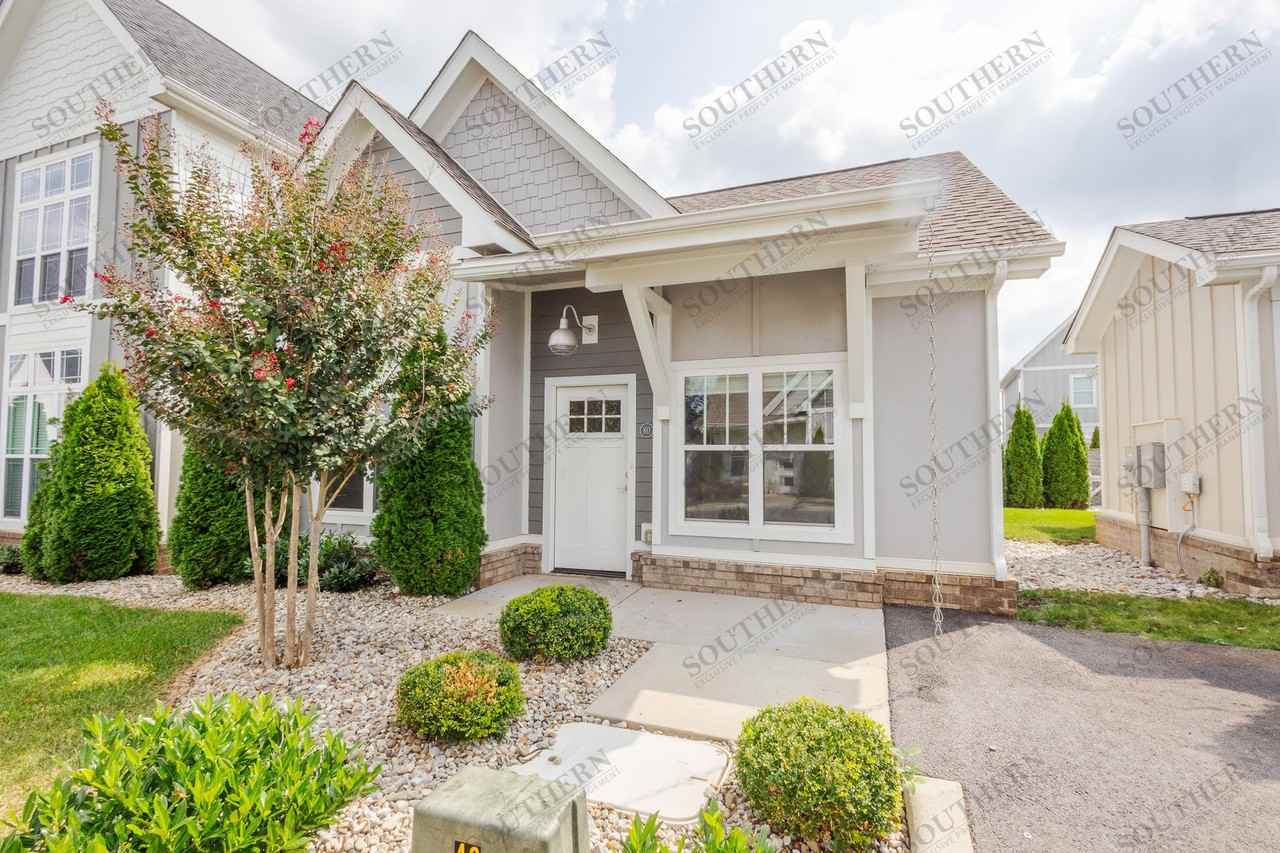 Charmant Cottages Apartments 6152 Scottsville Rd, Bowling Green, KY