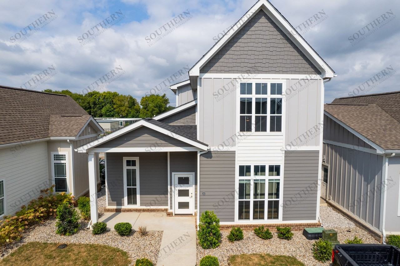 Charmant Cottages Apartments 6152 Scottsville Rd, Bowling Green, KY