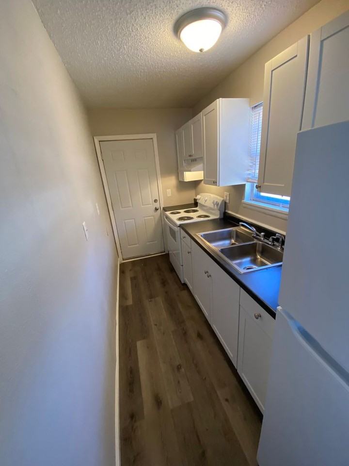 Deer Creek Apartments 423 Se Winfield Ave, Topeka, KS 66607 Zumper