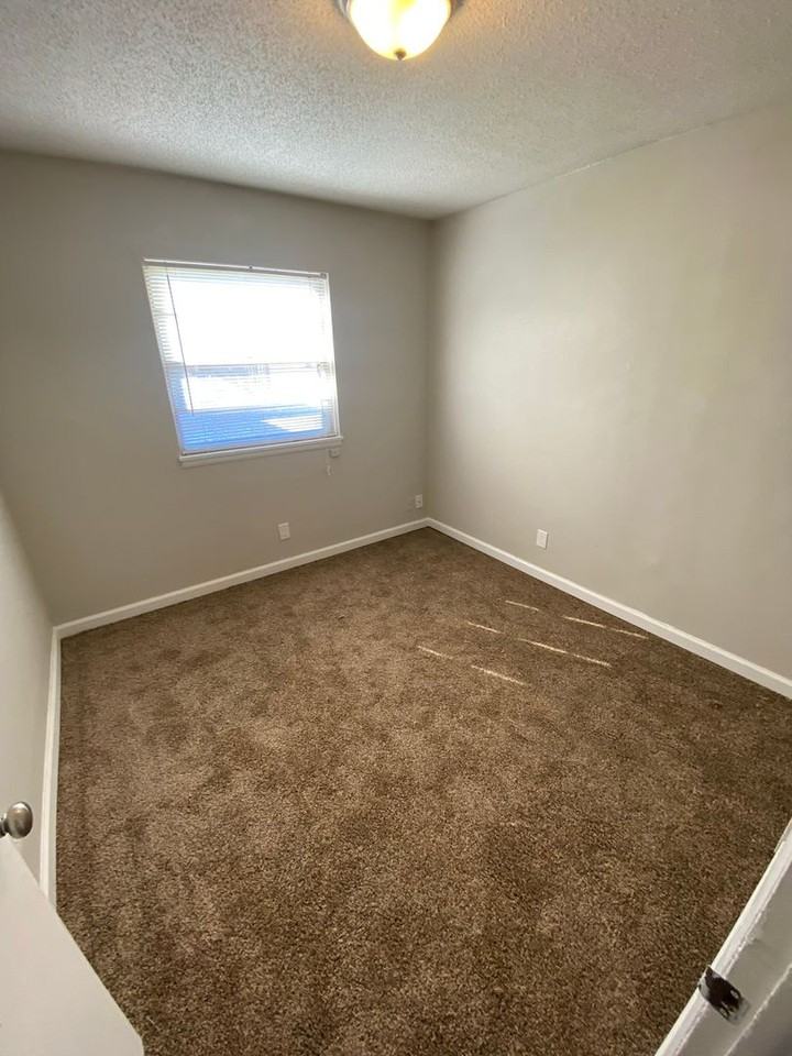 Deer Creek Apartments 423 Se Winfield Ave, Topeka, KS 66607 Zumper