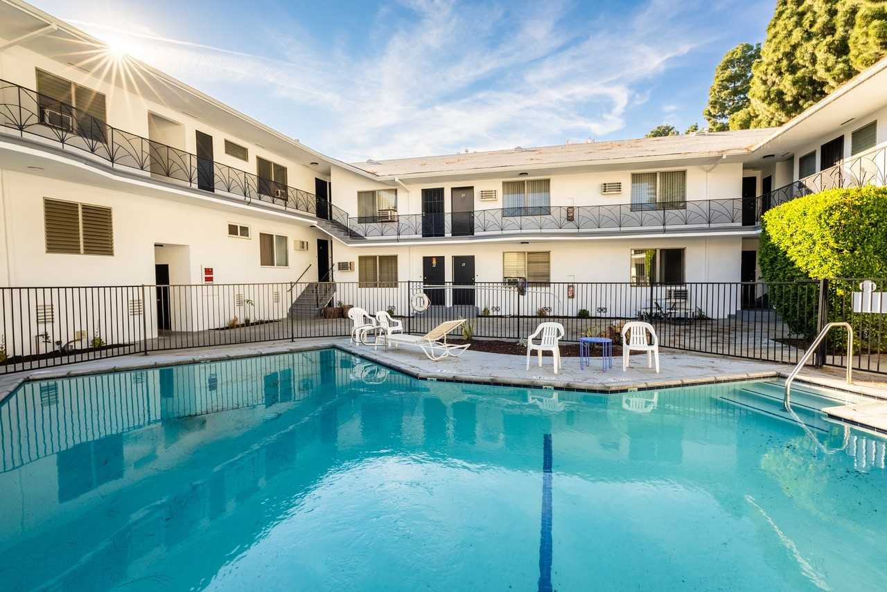 7044 Lanewood Ave Apartments in Central Hollywood, Los Angeles, CA