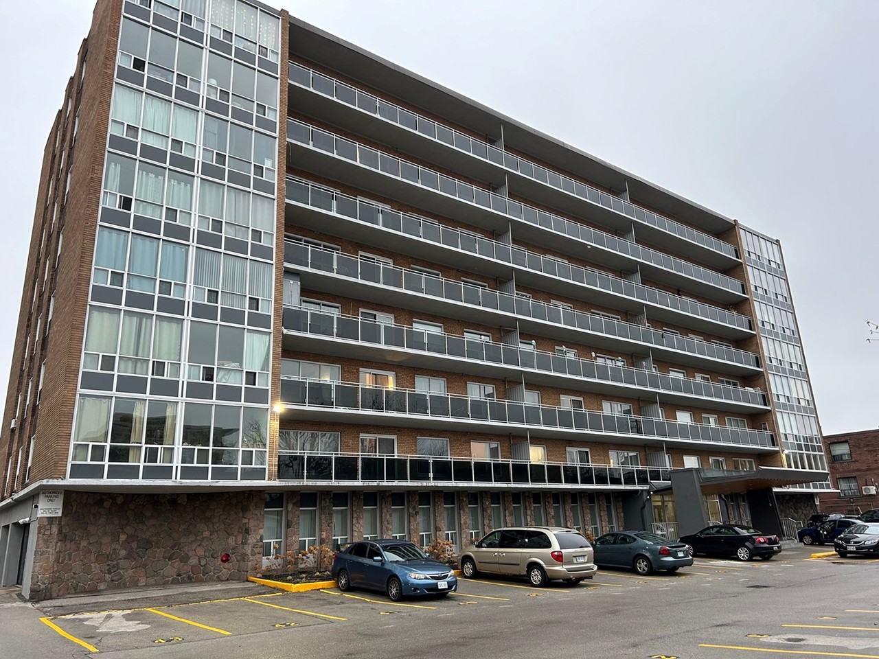 10 Ben Lomond Apartments in Raleigh, Hamilton, ON L8V 2S8 Zumper