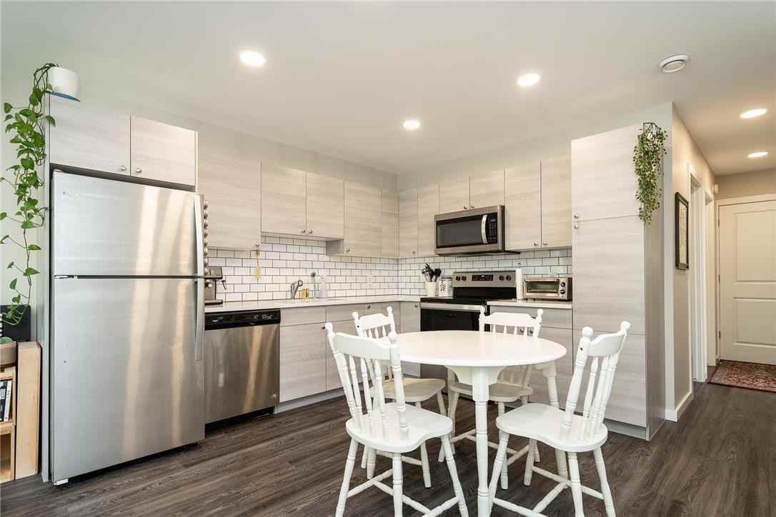 397 Horace St, Winnipeg, MB R2H 0X3 3 Bedroom House for 1,745/month