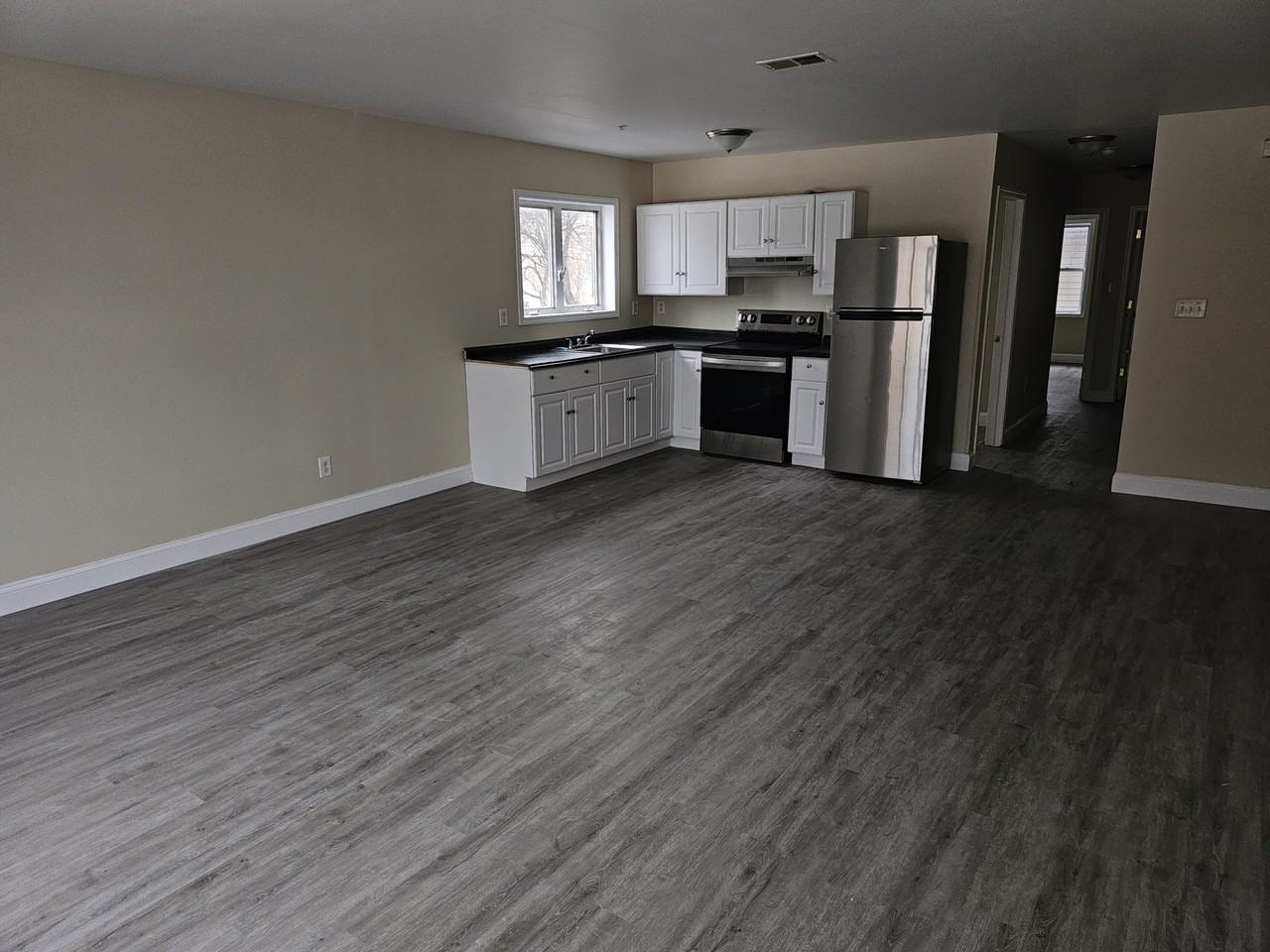 1154 Broadway 201 201, Menands, NY 12204 3 Bedroom Apartment for