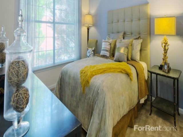 Colonial Grand at Beverly Crest Apartments 7201 Shannopin Dr