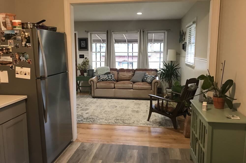 Short Term Rentals In Asheville, NC Apartments & Houses Available Short Stays or Month to Month