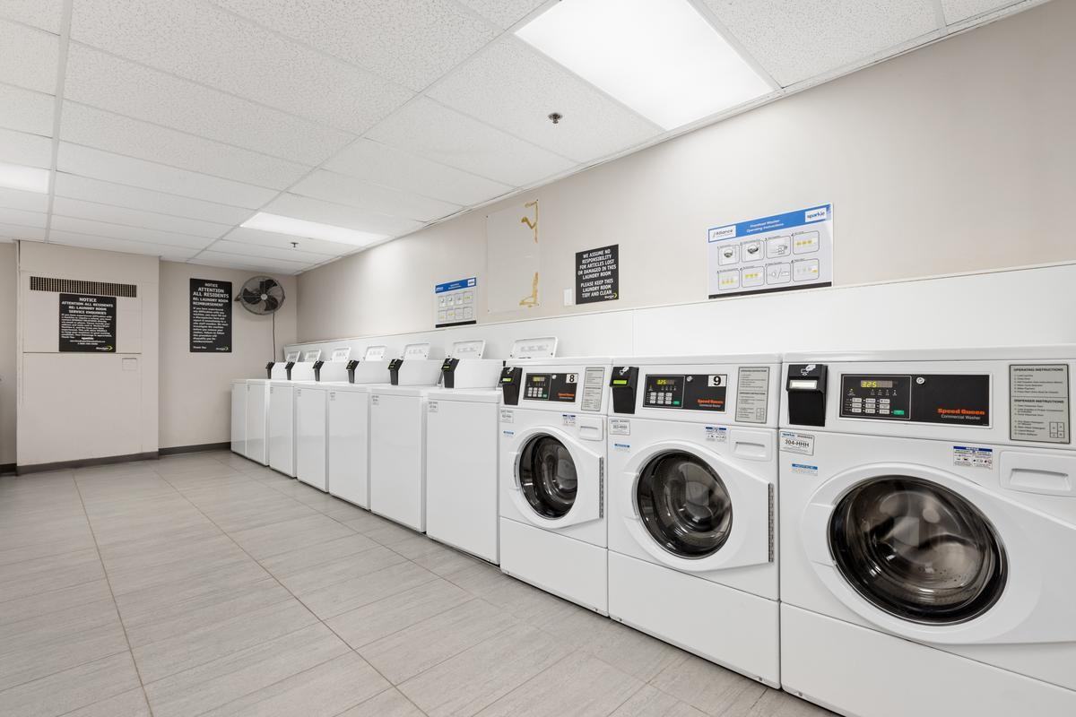 1975 St. Laurent Boulevard Apartments 1975 St. Laurent Blvd, Ottawa