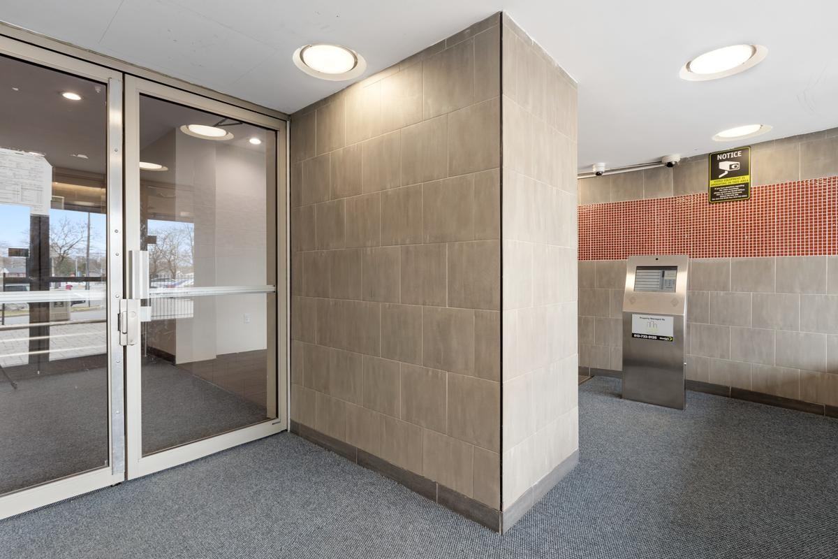 1975 St. Laurent Boulevard Apartments 1975 St. Laurent Blvd, Ottawa